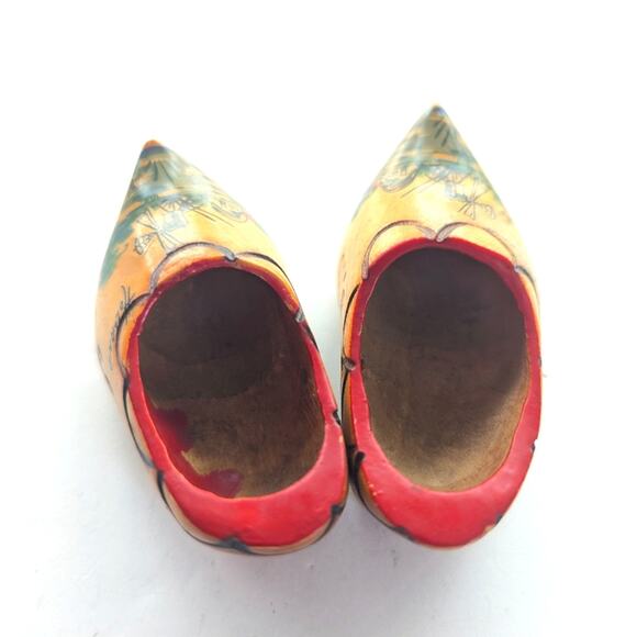 Vintage Hand Carved Hand Painted Traveler Holland Wooden Clogs Souvenir Decor - Picture 5 of 7